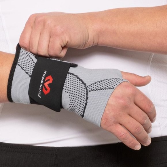 McDavid Level 2 Recovery Wrist Sleeve with Gel Buttresses and Straps L/XL - Picture 2 of 5